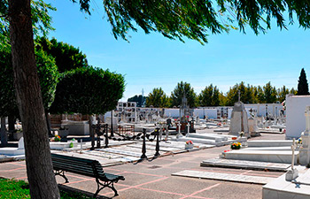 Patio Sepulturas Cementerio San Roque Puerto Real
