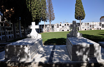 Panteones Blancos Cementerio San Juan Bautista Chiclana