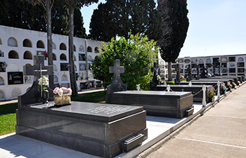 Panteones Negros Cementerio de San Juan Bautista